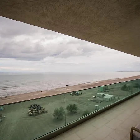 Luxury Promenada - Frontal Beachfront Mamaia Nord * Нэводари