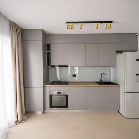 Luxury Promenada - Frontal Beachfront Mamaia Nord * Нэводари