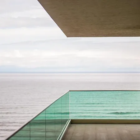 Апартаменты Luxury Promenada - Frontal Beachfront Mamaia Nord