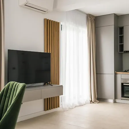 Luxury Promenada - Frontal Beachfront Mamaia Nord * Нэводари