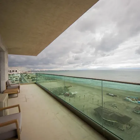 Luxury Promenada - Frontal Beachfront Mamaia Nord