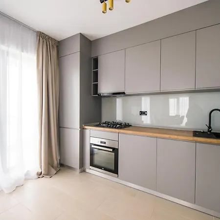 Luxury Promenada - Frontal Beachfront Mamaia Nord