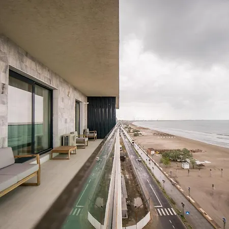 Luxury Promenada - Frontal Beachfront Mamaia Nord