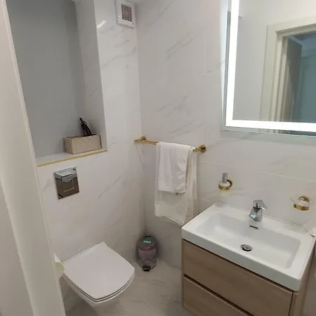 Luxury Promenada - Frontal Beachfront Mamaia Nord