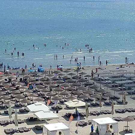 Luxury Promenada - Frontal Beachfront Mamaia Nord